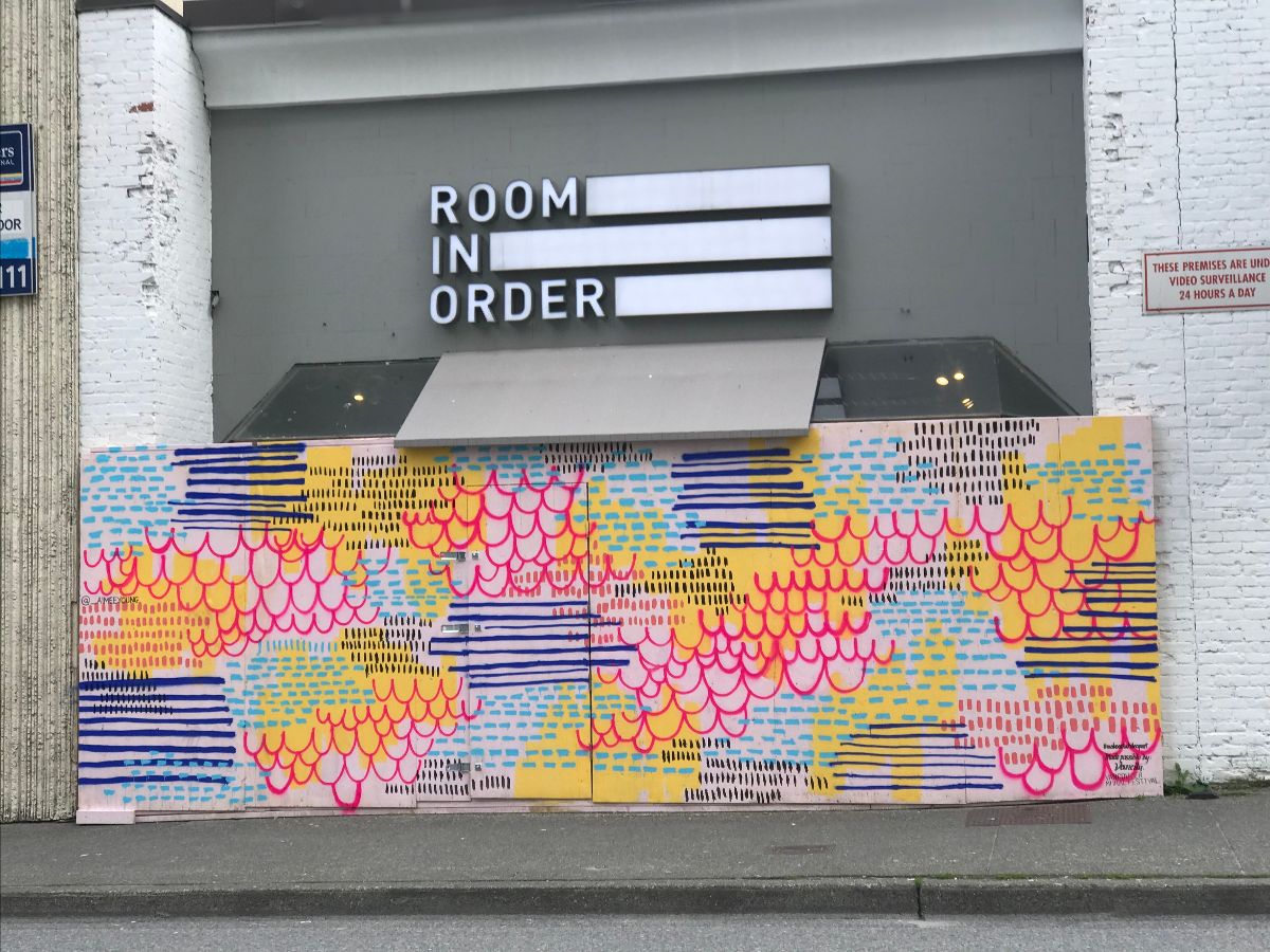 room in order mural